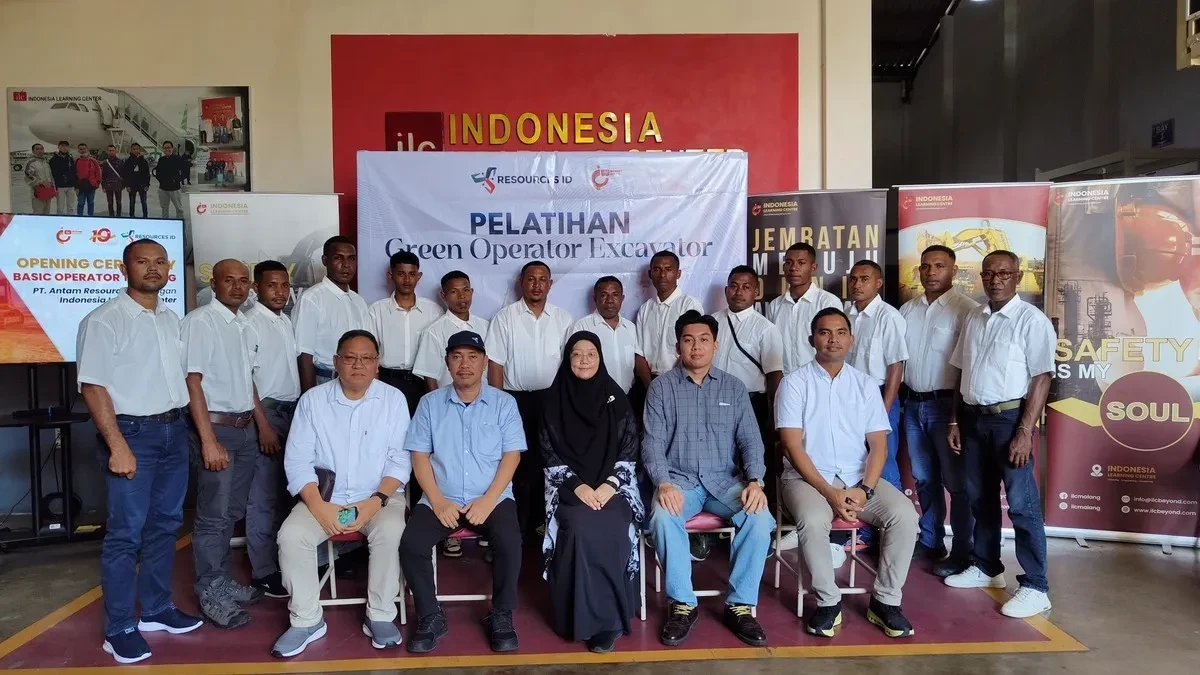 Green Excavator Operator Training