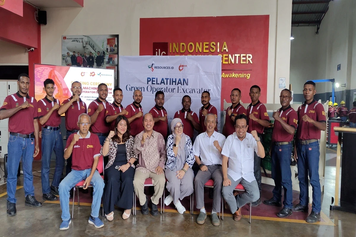 Antam Resourcindo Completes Green Excavator Training for Local Papuan Talent